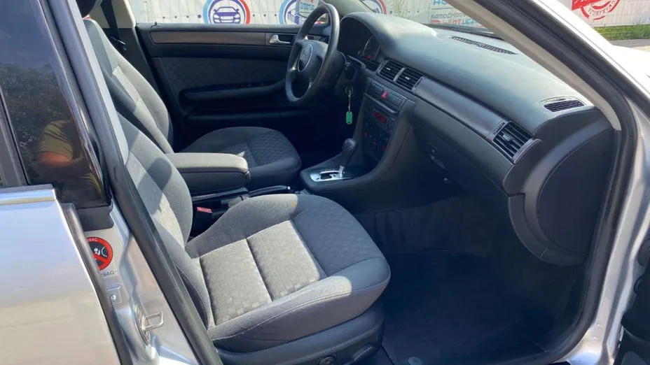 AUDI A6 -
