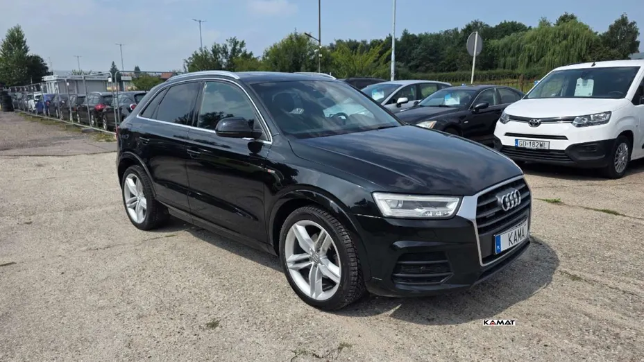 AUDI Q3 -