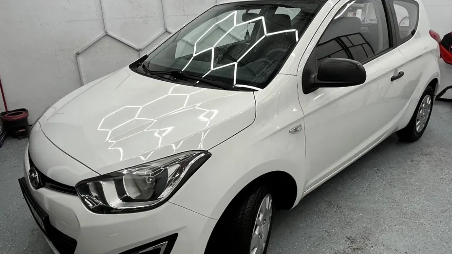 HYUNDAI i20 -