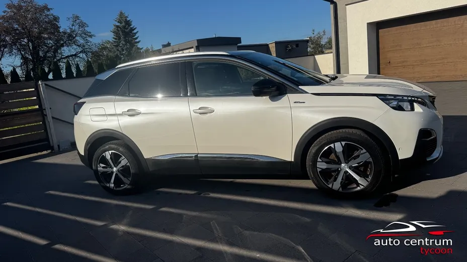 PEUGEOT 3008 -