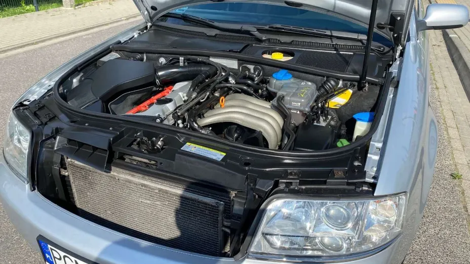 AUDI A6 -