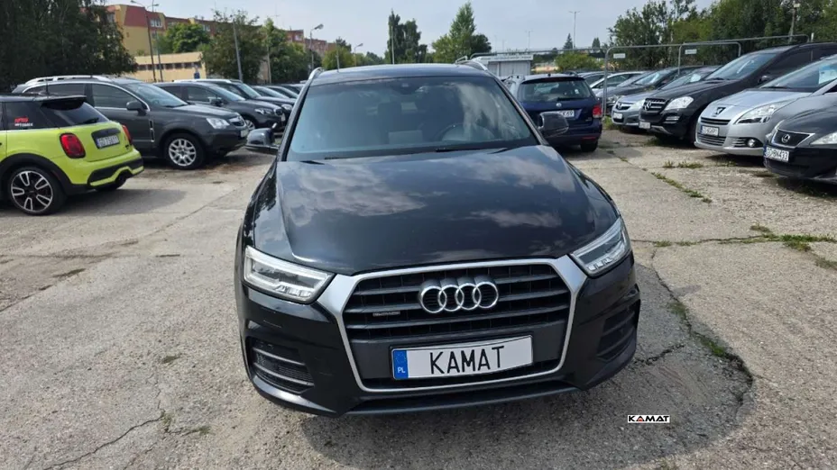 AUDI Q3 -