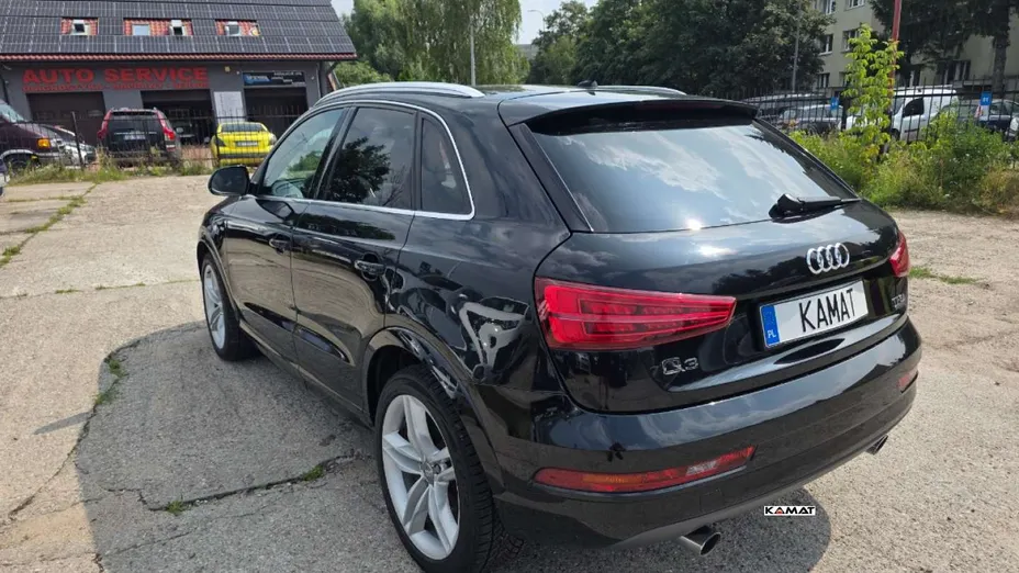 AUDI Q3 -