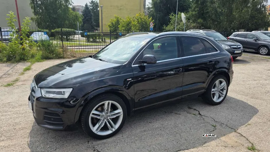 AUDI Q3 -