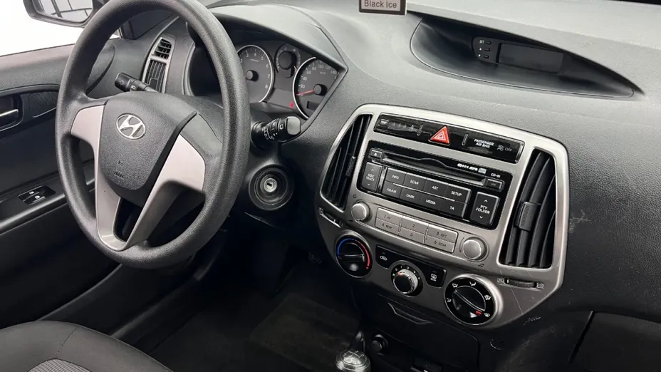 HYUNDAI i20 -