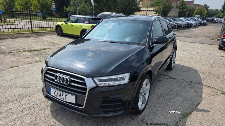 AUDI Q3 -