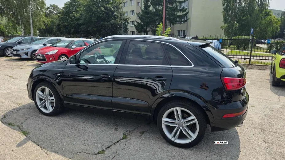 AUDI Q3 -