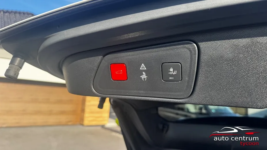 PEUGEOT 3008 -