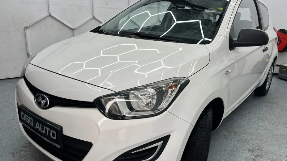 HYUNDAI i20 -