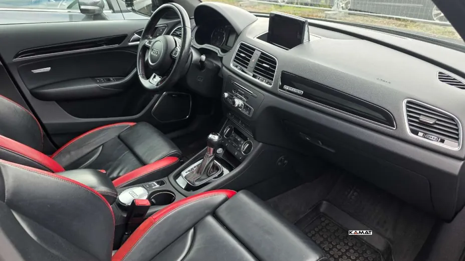 AUDI Q3 -