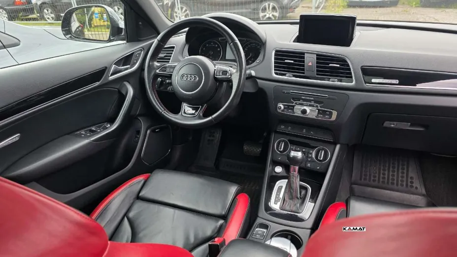 AUDI Q3 -