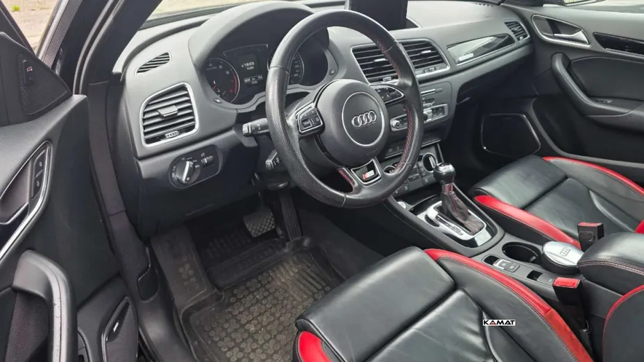 AUDI Q3 -