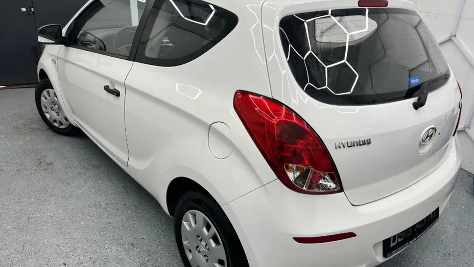 HYUNDAI i20 -