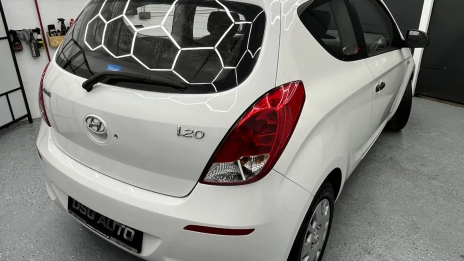 HYUNDAI i20 -