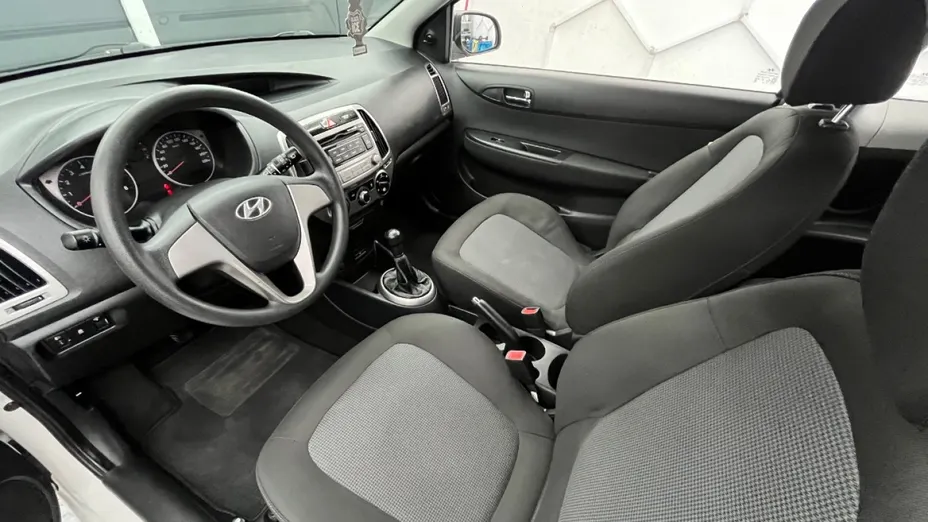 HYUNDAI i20 -