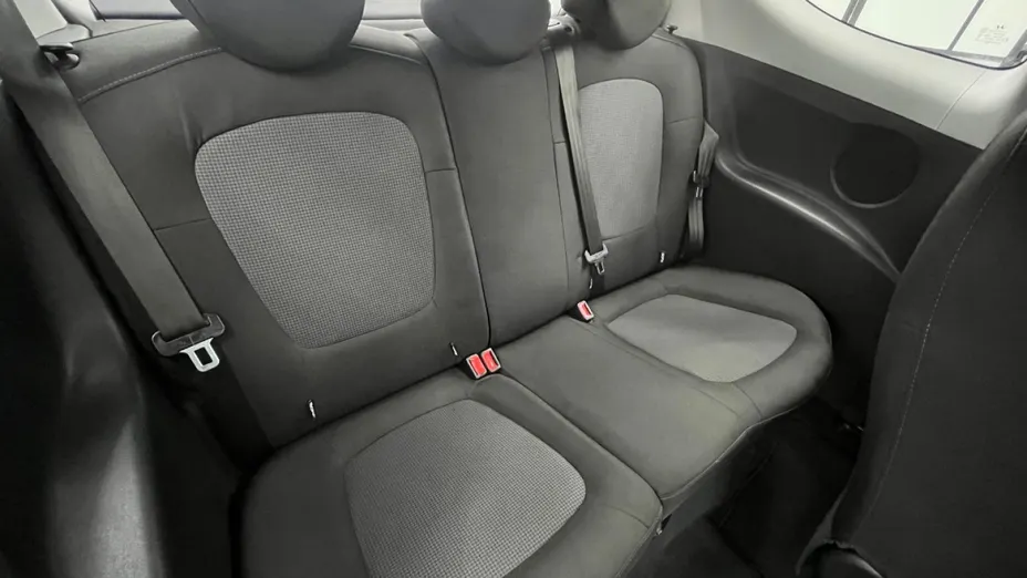 HYUNDAI i20 -