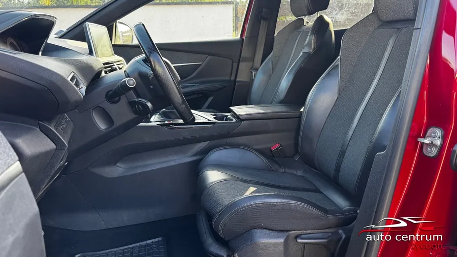 PEUGEOT 3008 -