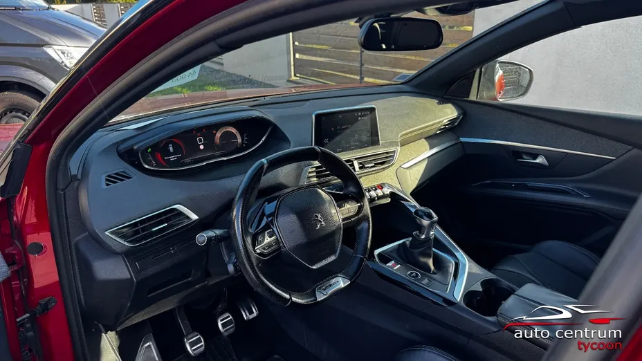 PEUGEOT 3008 -