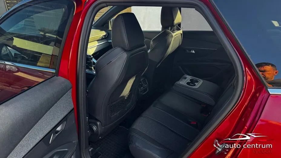 PEUGEOT 3008 -