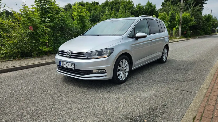 VOLKSWAGEN Touran -