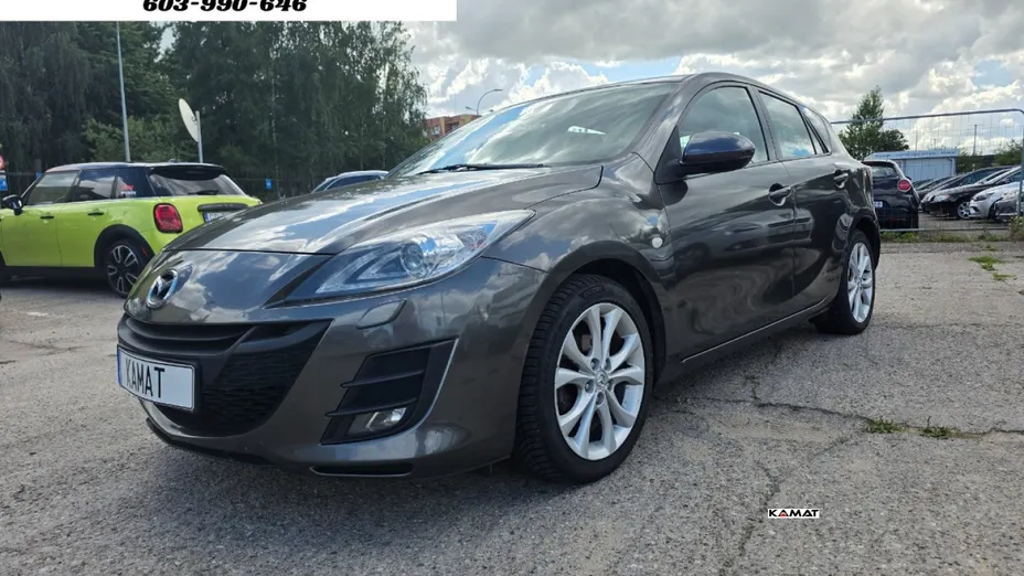 MAZDA 3 -