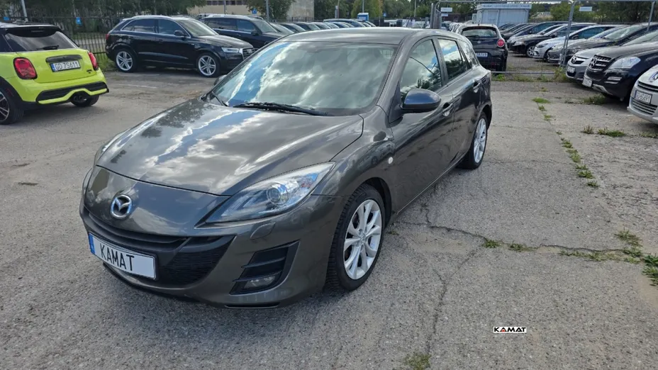 MAZDA 3 -
