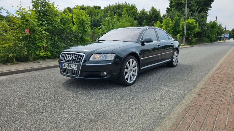 AUDI A8 -