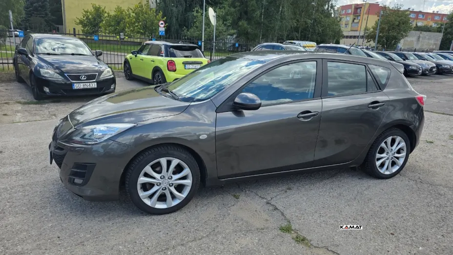 MAZDA 3 -