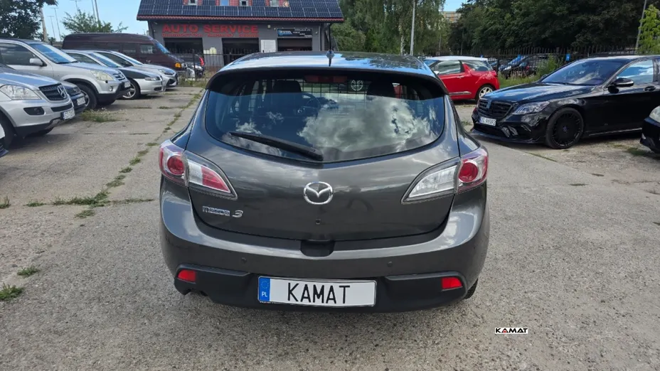 MAZDA 3 -