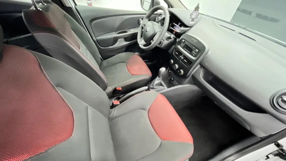 RENAULT Clio -