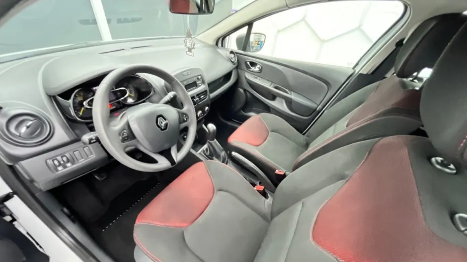 RENAULT Clio -
