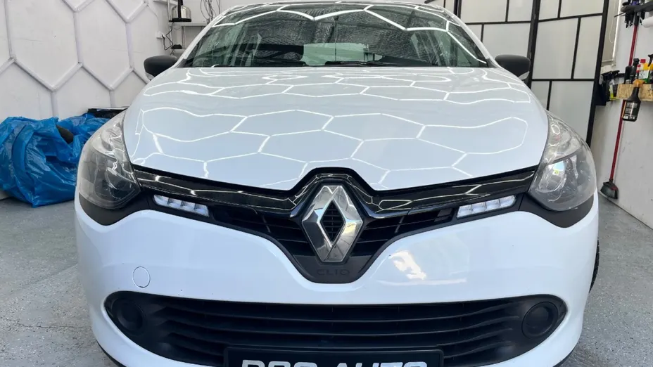 RENAULT Clio -