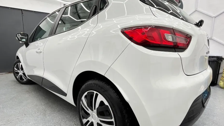 RENAULT Clio -
