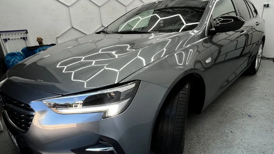 OPEL Insignia -