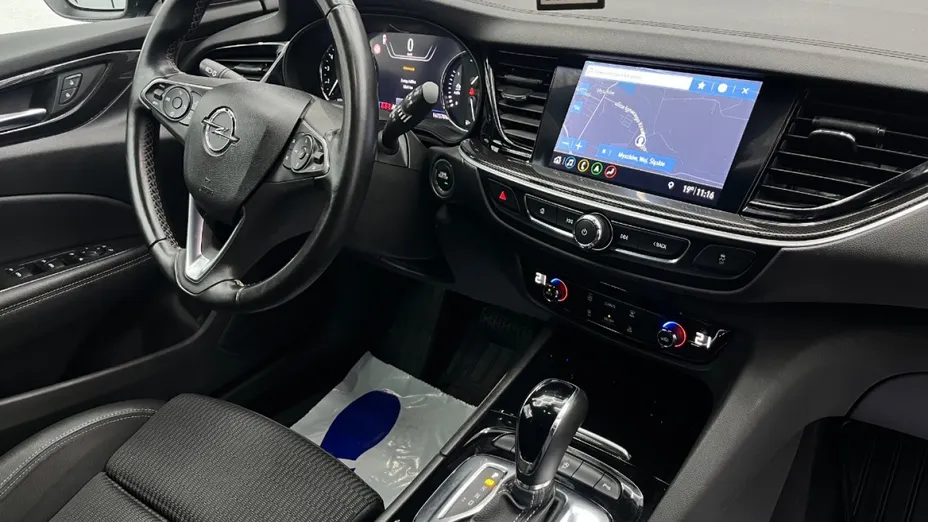 OPEL Insignia -