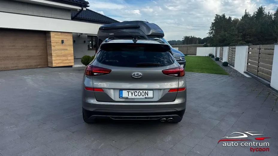 HYUNDAI Tucson -