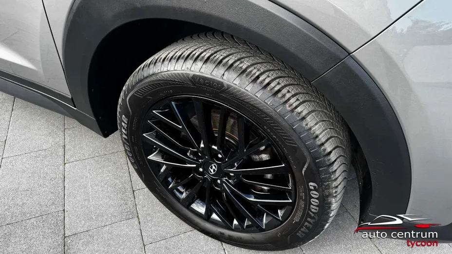 HYUNDAI Tucson -