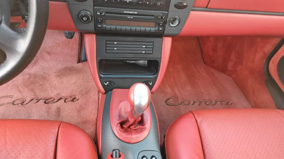 PORSCHE 911 -