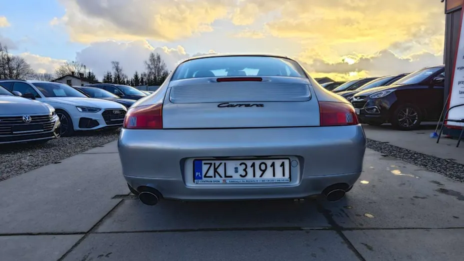 PORSCHE 911 -