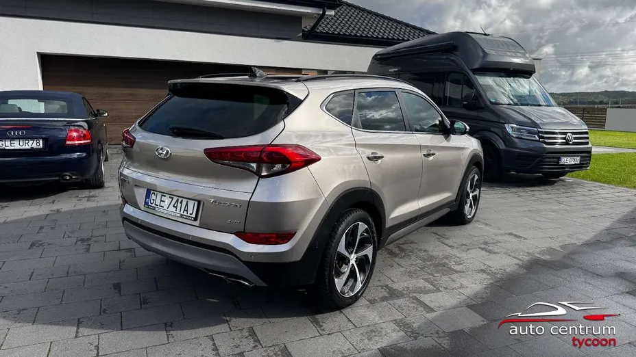 HYUNDAI Tucson -