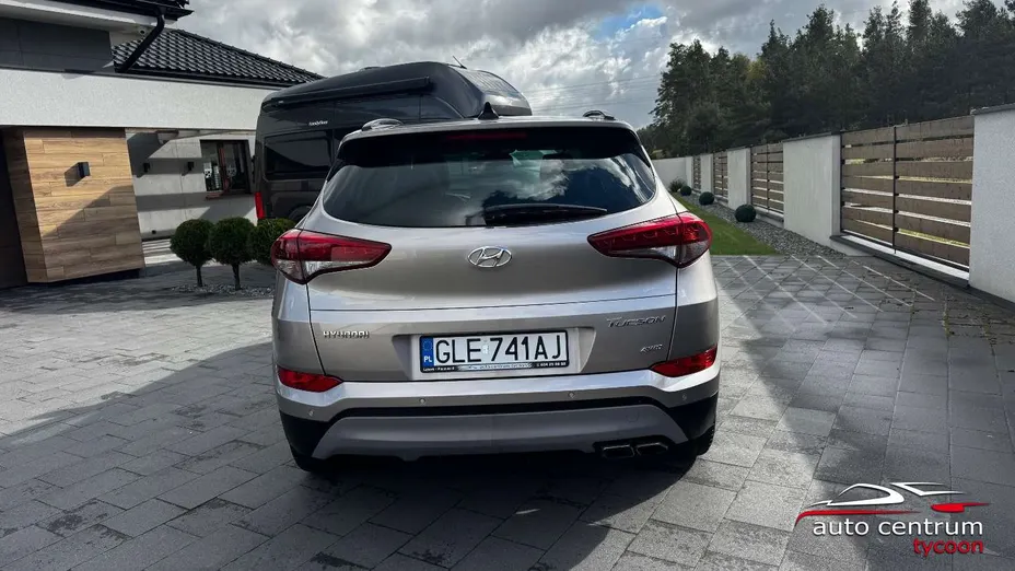 HYUNDAI Tucson -