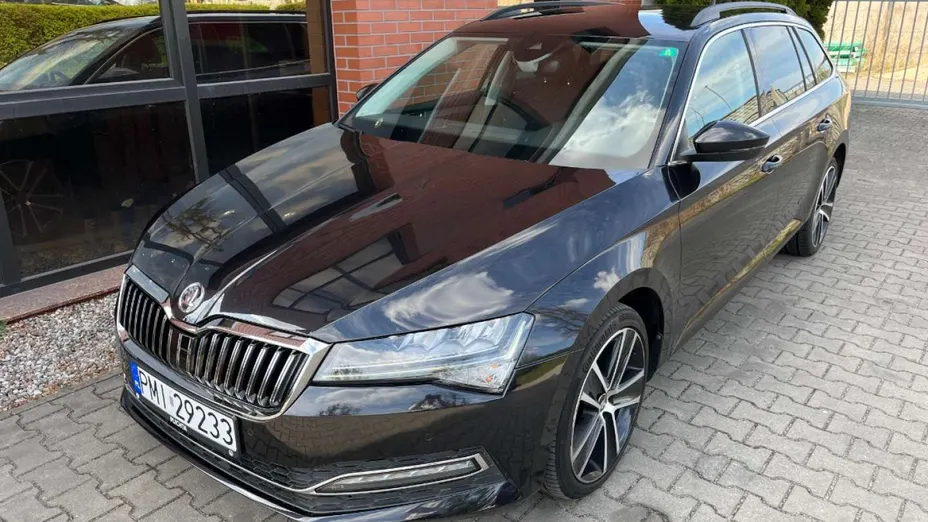 SKODA Superb -