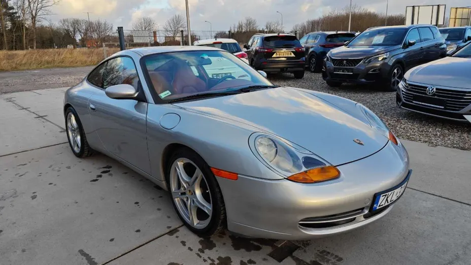 PORSCHE 911 -