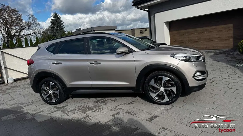 HYUNDAI Tucson -