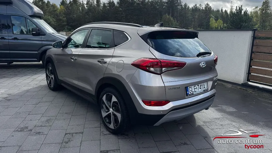 HYUNDAI Tucson -