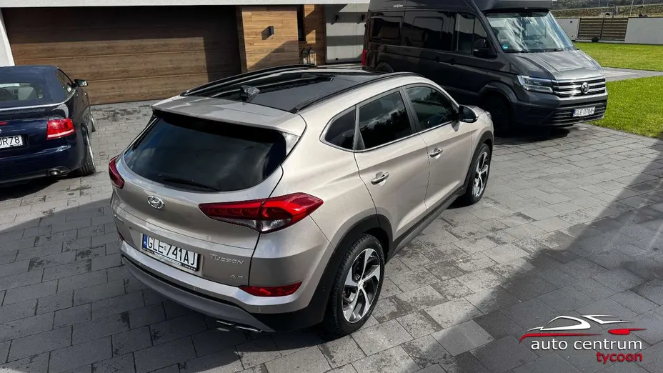 HYUNDAI Tucson -