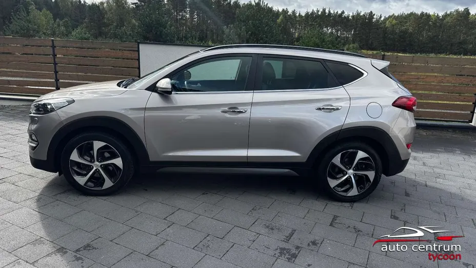 HYUNDAI Tucson -