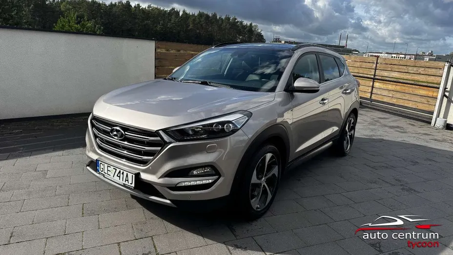 HYUNDAI Tucson -