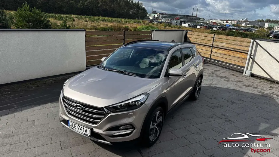 HYUNDAI Tucson -