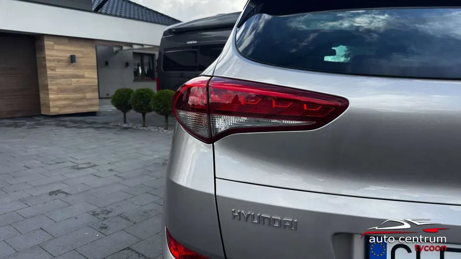 HYUNDAI Tucson -